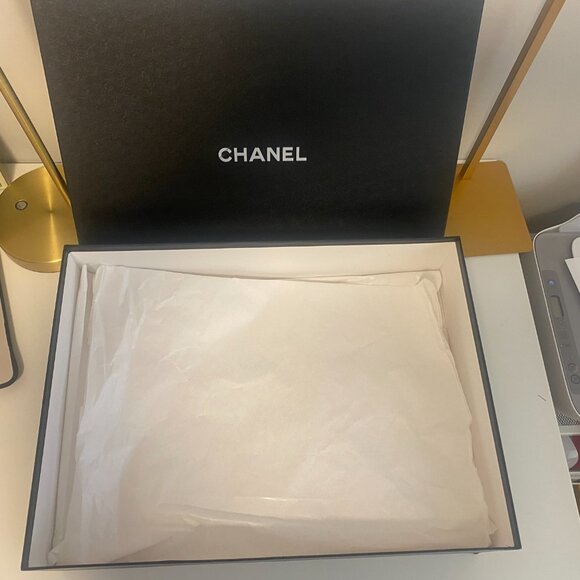 Authentic Chanel Large Box - Picture 8 of 13